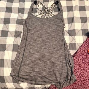EUC Lululemon Tank with Attached Sports Bra Size 6